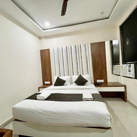 Hotel Shree Radha Krishna Varanasi Exterior foto